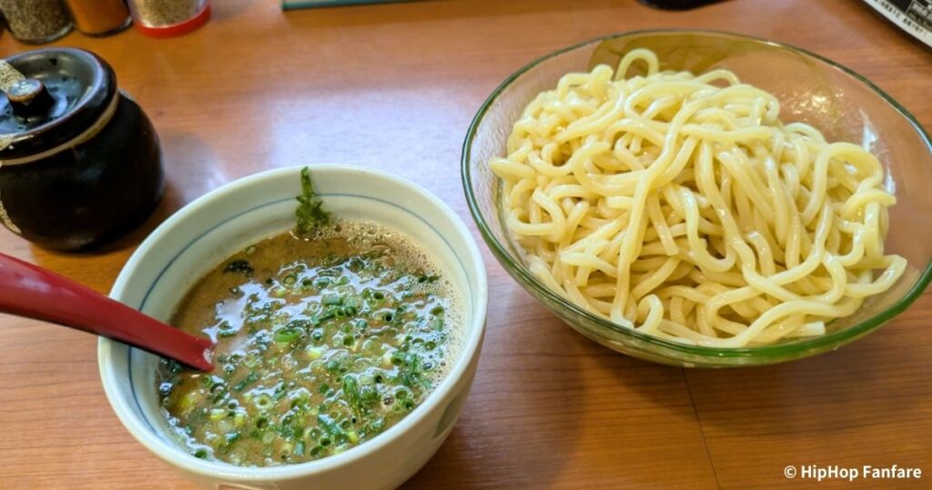 買い物終わりに食べたつけ麺の写真