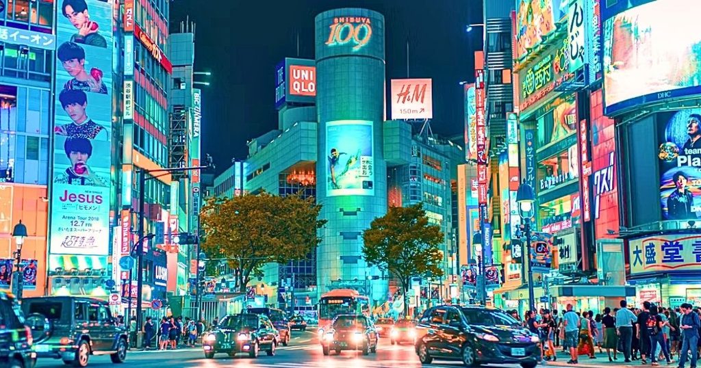 日本の都会の夜景の写真
